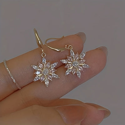 1 Pair Exquisite Snowflake Drop Earrings - Drop & Dangle - Pinkish Crystal Accents, Alloy Construction, Korean Style Fashion Jewelry for Women, Ideal Christmas Gift Idea, Sparkling Crystal Drops, Elegant Winter Accessories