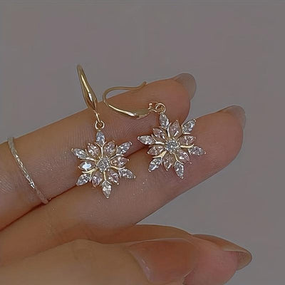 1 Pair Exquisite Snowflake Drop Earrings - Drop & Dangle - Pinkish Crystal Accents, Alloy Construction, Korean Style Fashion Jewelry for Women, Ideal Christmas Gift Idea, Sparkling Crystal Drops, Elegant Winter Accessories