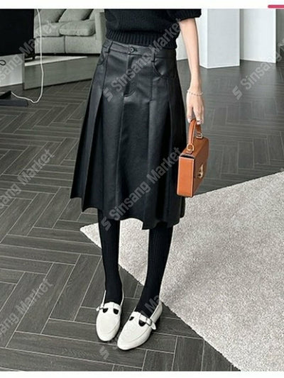 Boxer shorts leather skirt