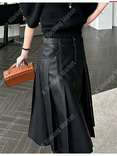Boxer shorts leather skirt