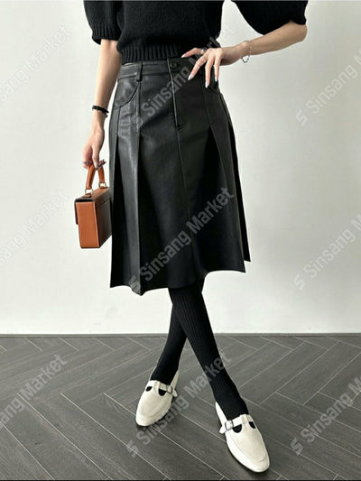 Boxer shorts leather skirt