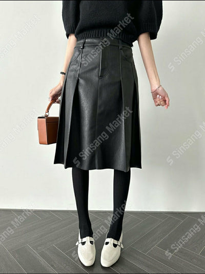 Boxer shorts leather skirt