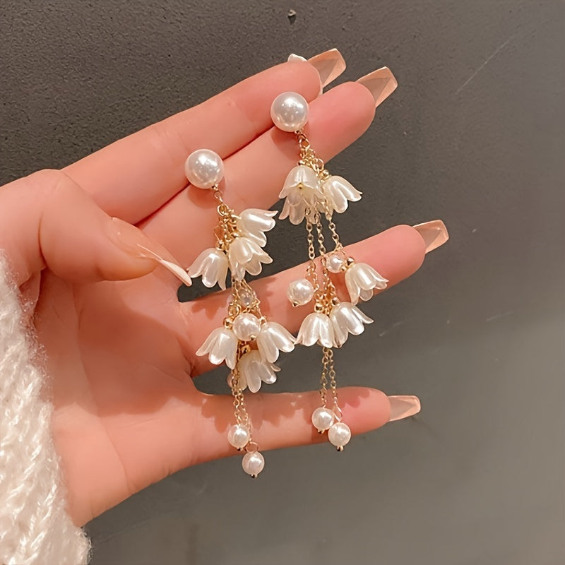 1 Pair Elegant Korean-Style Lily of the Valley Dangle Earrings with Imitation Pearls, Long Chain Drop Earrings for Women, Suitable for Daily Wear and Banquets, Plastic Material