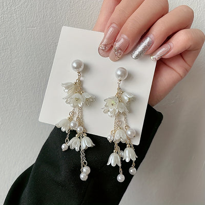 1 Pair Elegant Korean-Style Lily of the Valley Dangle Earrings with Imitation Pearls, Long Chain Drop Earrings for Women, Suitable for Daily Wear and Banquets, Plastic Material