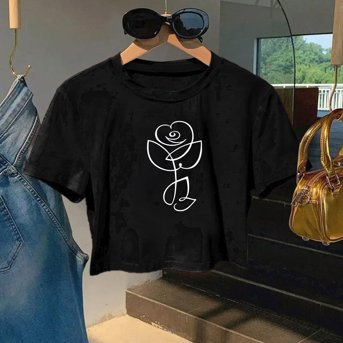 Red Rose Print Cropped T-Shirt
