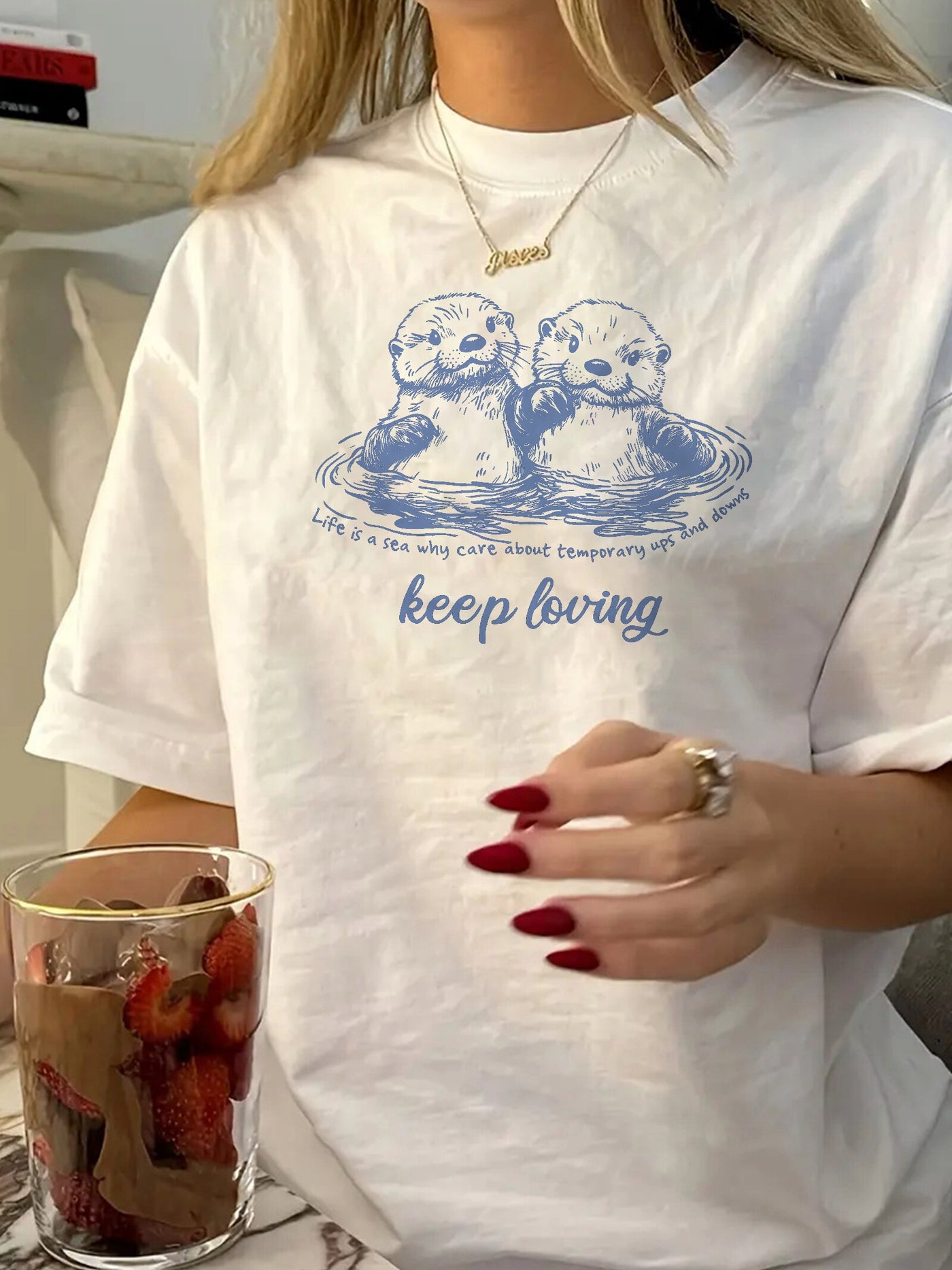 Women's Casual Short Sleeve T-Shirt with Two Otters & "Keep Loving" Graphic - White with Blue Water Ripple Design, Medium Stretch Round Neck Top for Spring Summer Fall, Machine Washable, Ladies T Shirts, Everyday Clothing, Re