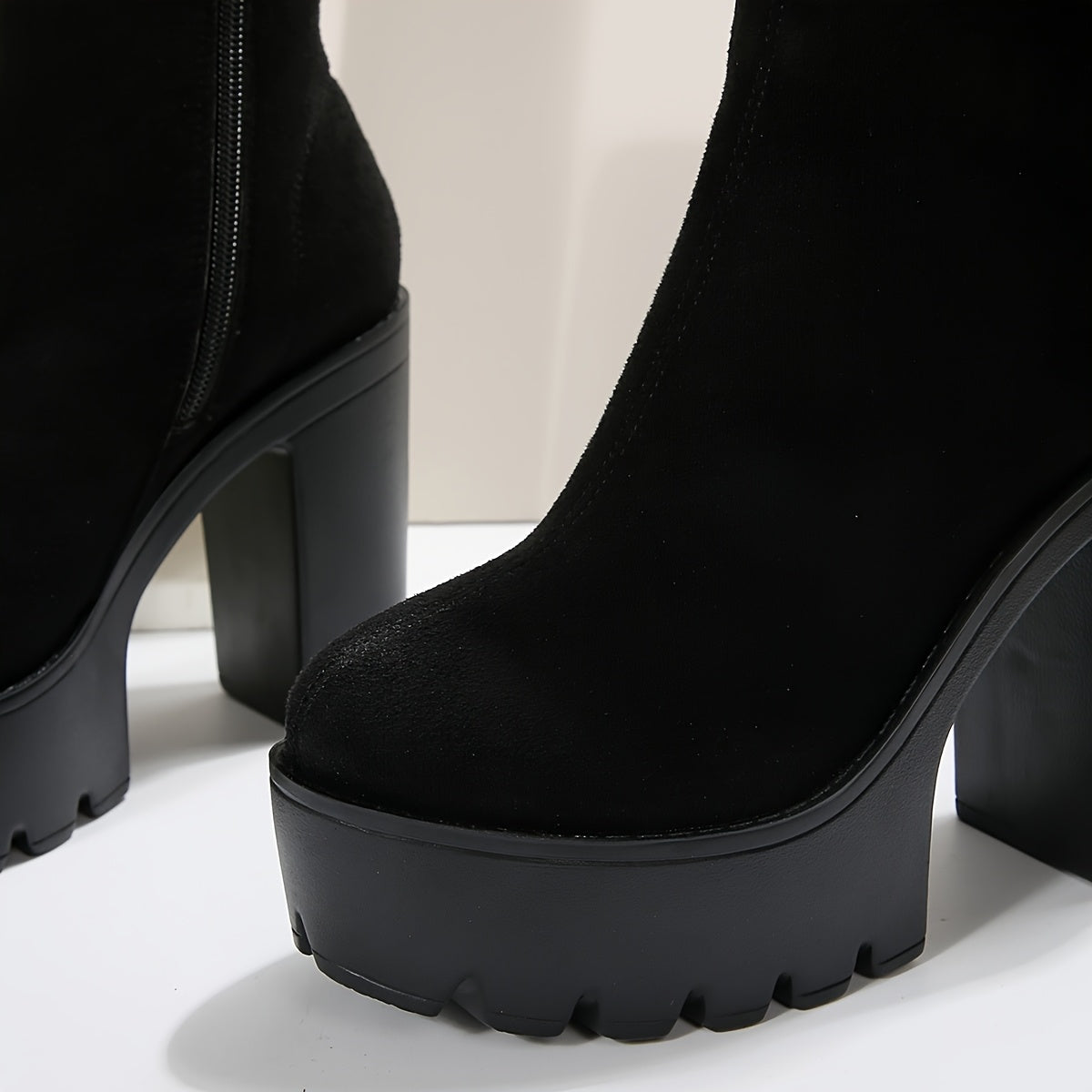 New Autumn Chunky-Heeled Ankle Boots, Lightweight And Versatile, with Ultra-High Platform Heels.