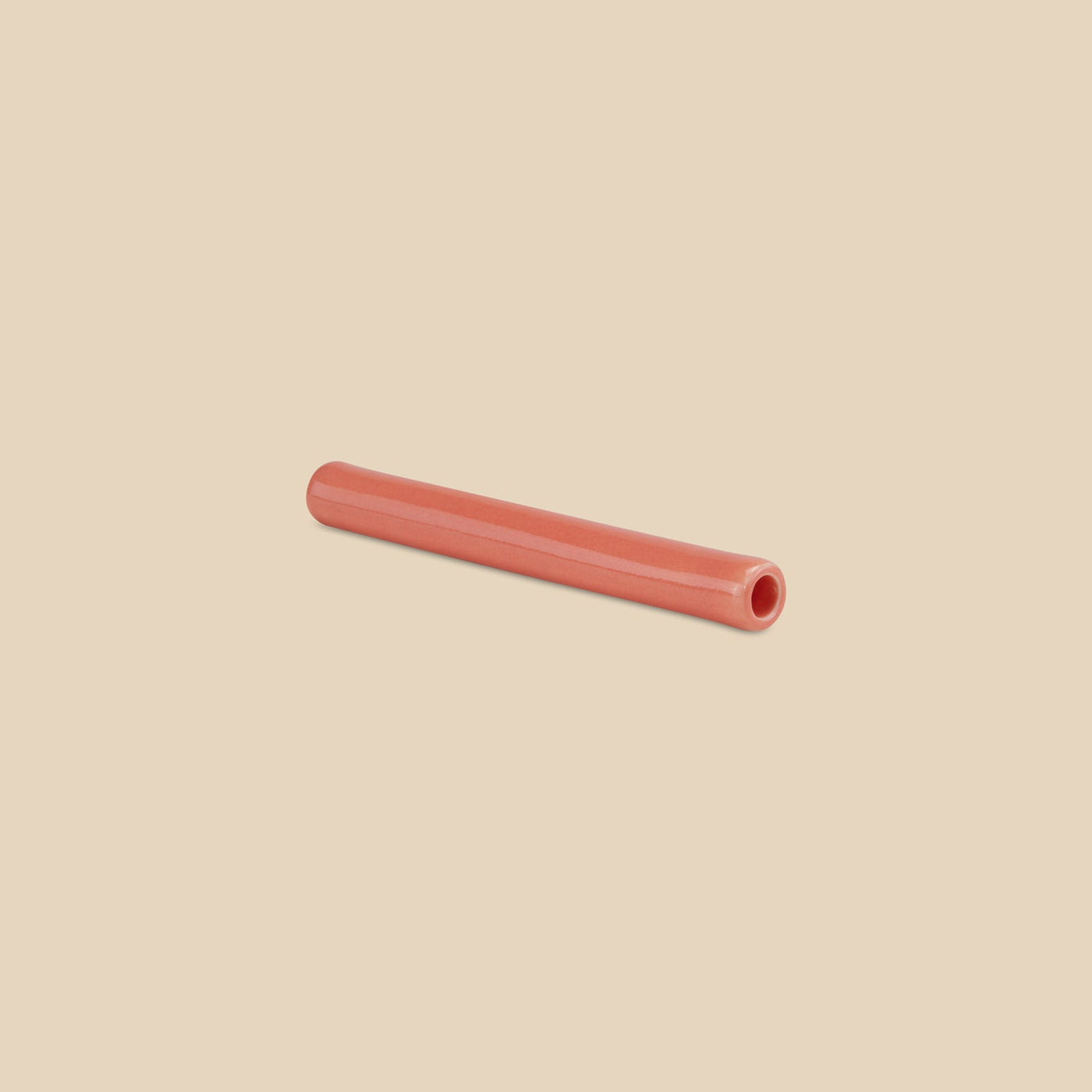 Le Pipe - O'Keeffe Camellia