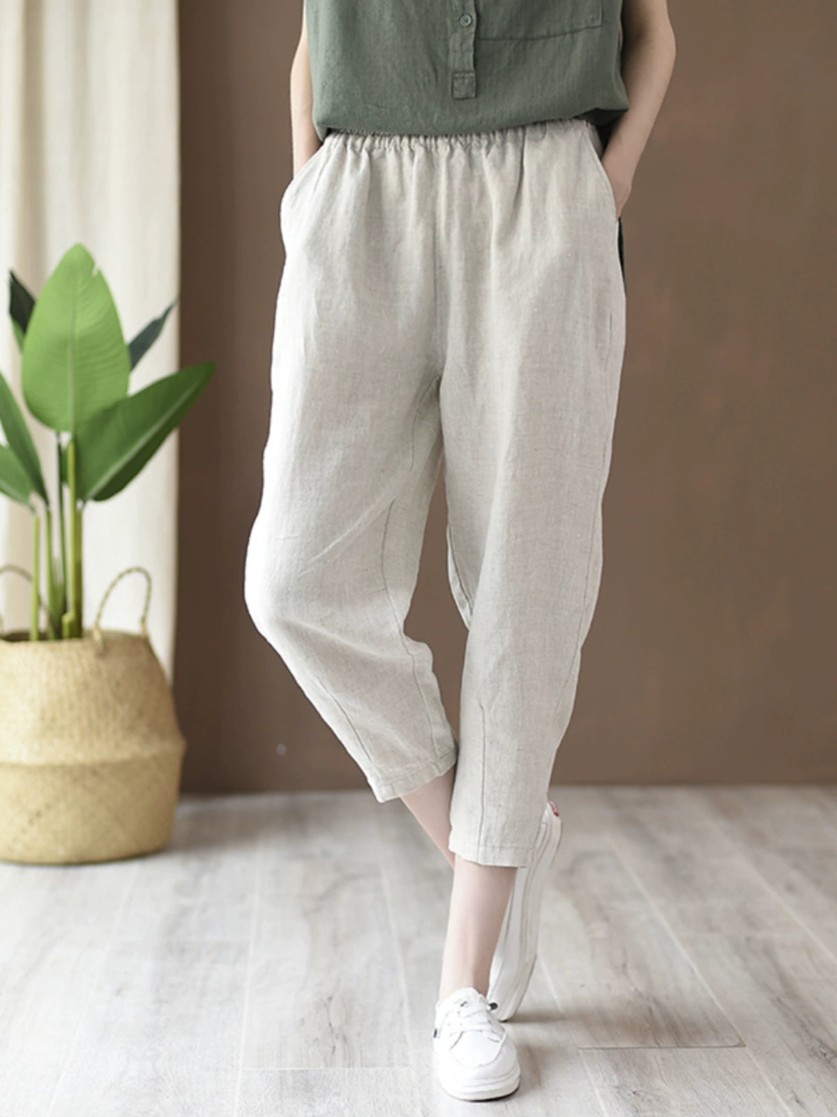 Artsy Loose and Simple Slimming Thin Holiday Capri Pants