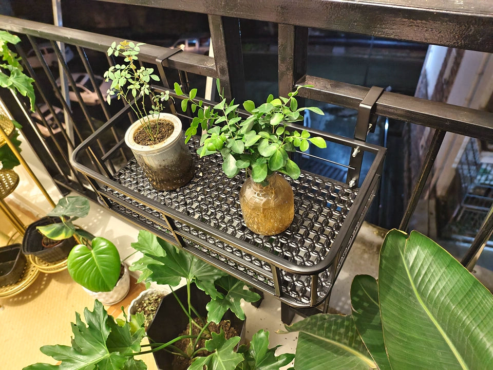 Elegant European-Style Flower Stand Expansive Iron Art Balcony Rail Organizer Decorative Hanging Pot Holder Urban Green Space