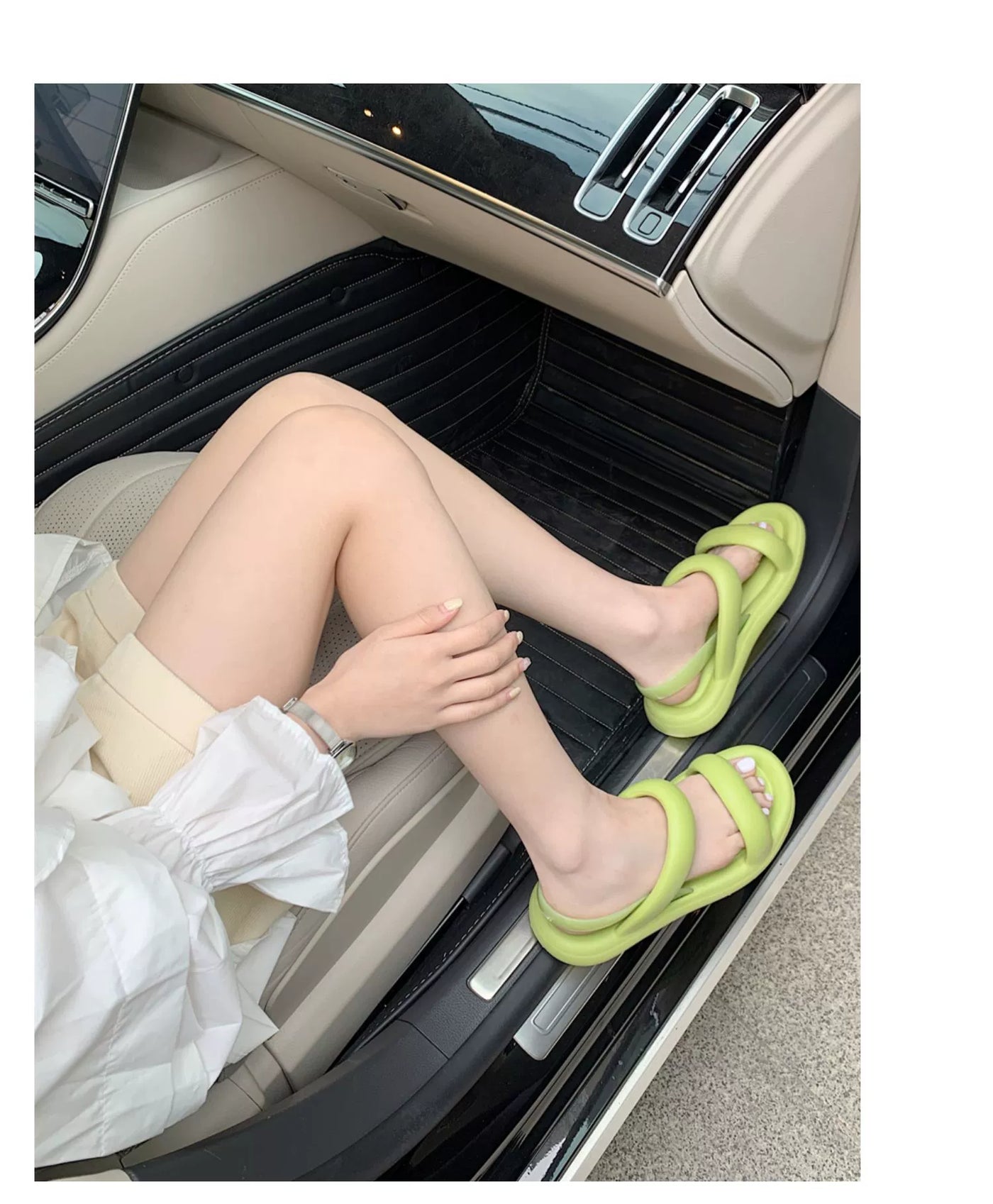 Thin Strip Fashion All-Match Flat Bottom Seaside Holiday Sandals