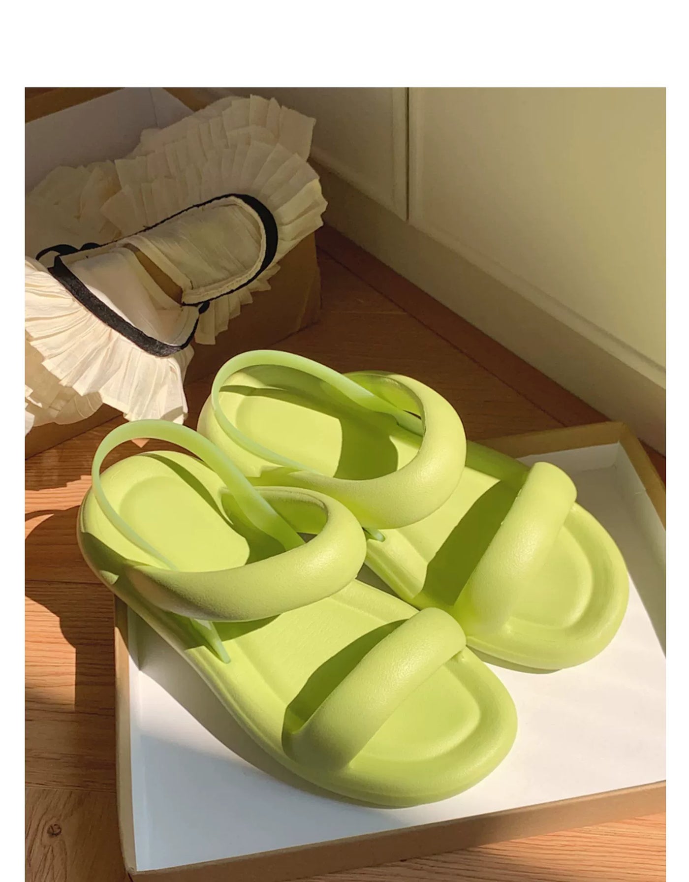 Thin Strip Fashion All-Match Flat Bottom Seaside Holiday Sandals