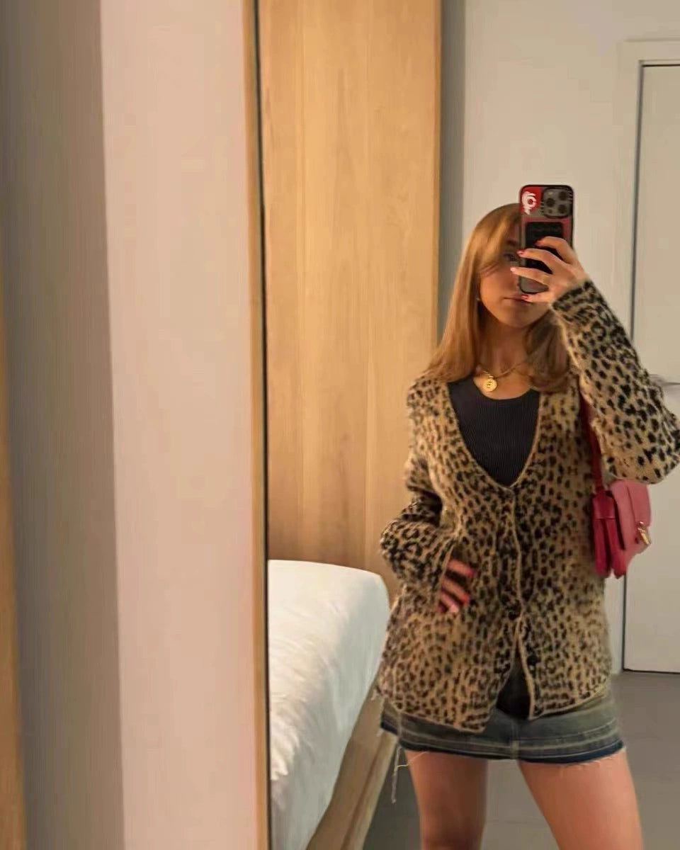 Y2g Fashion Soft Knitting V Neck Cardigan Leopard-Print Sweater