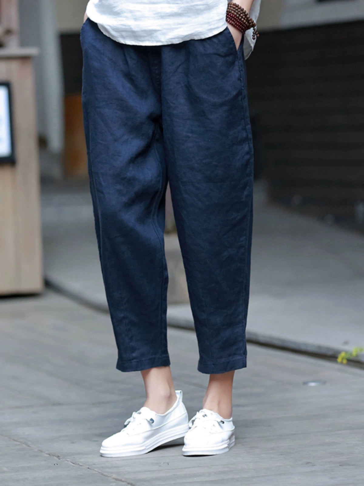Artsy Loose and Simple Slimming Thin Holiday Capri Pants