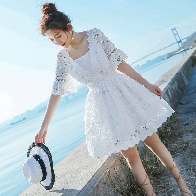 2023 Spring and Summer White Slimming Fresh Dress