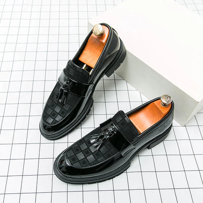 Fashion Brand Spring Tassel Patent Leather Glossy Men's Leather Shoes Business Dress Shoes New Comfortable Groom Wedding Shoes