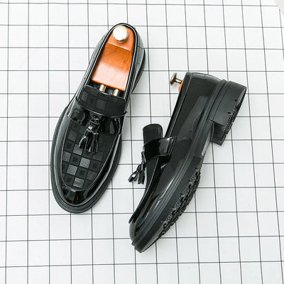 Fashion Brand Spring Tassel Patent Leather Glossy Men's Leather Shoes Business Dress Shoes New Comfortable Groom Wedding Shoes
