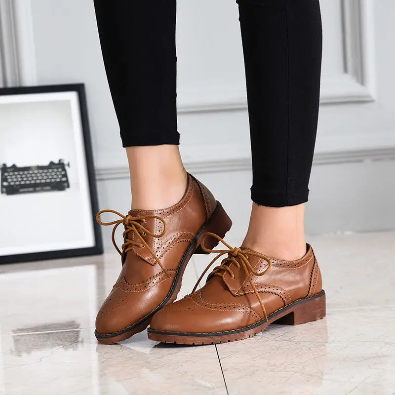 British style single shoes for women 2024 college style carved rough heeled leather shoes with student straps Oxford shoes