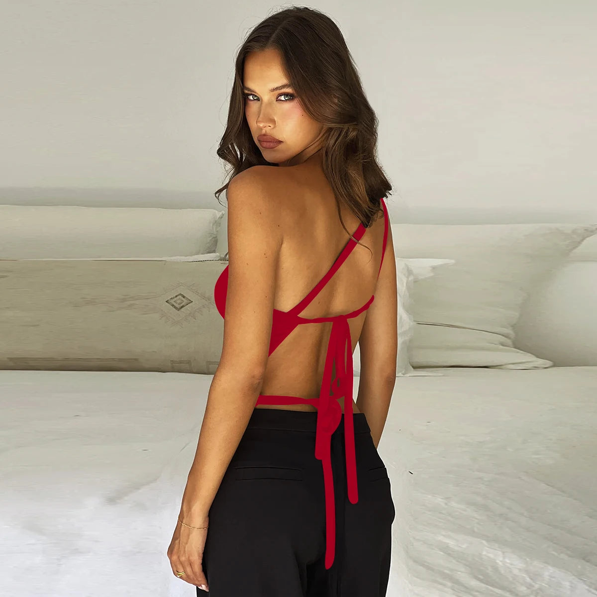 Women's Sexy Diagonal Shoulder Strap Sleeveless Backless Tight Top Seaside Nightclub Party 2024 New Model