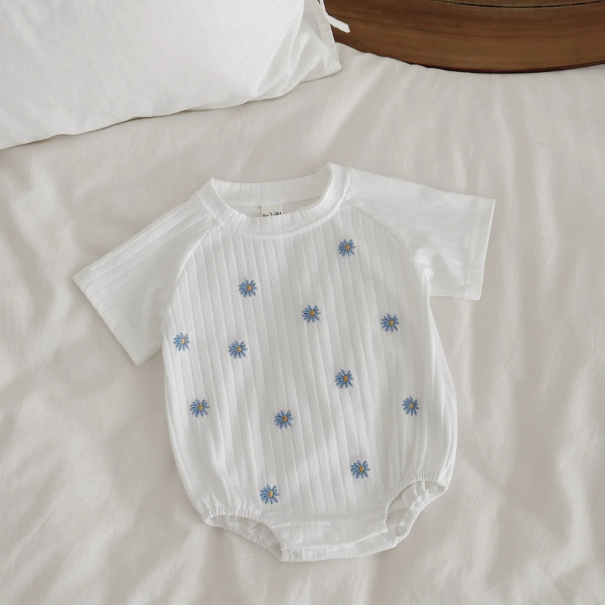 Summer New Newborn Baby Girl Clothes Summer Romper Short-Sleeved Home Clothing Jumpsuit Flower Embroidery Toddler Bodysuit
