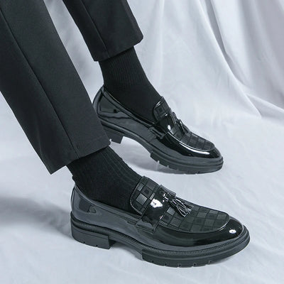 Fashion Brand Spring Tassel Patent Leather Glossy Men's Leather Shoes Business Dress Shoes New Comfortable Groom Wedding Shoes