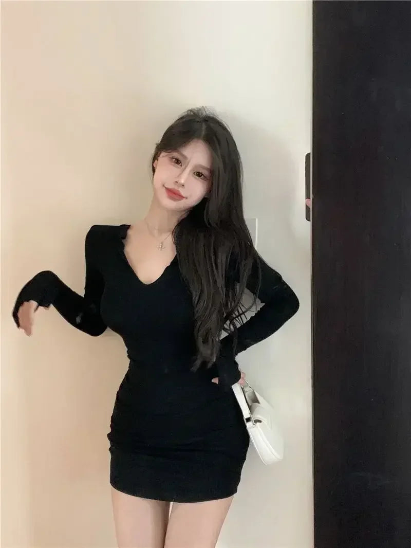 Autumn Spicy Girl Purple Long sleeved Dress Women's Pure Desire Style Underlay V-neck Temperament Waist Tight Wrapped Hip Skirt