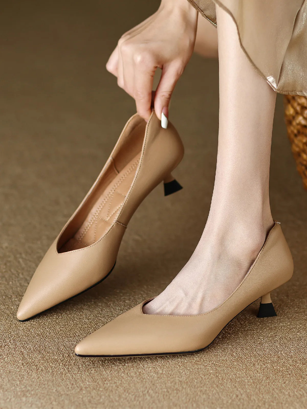 plus size 34-42 women's genuine leather 4.5cm kitten heel pointed toe slip-on pumps elegant ladies low heeled shoes