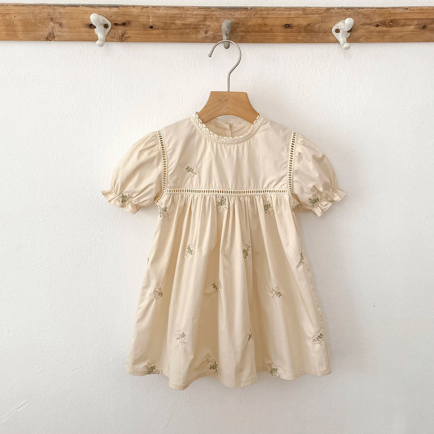 1-6Yrs Summer Girls Dress Embroider Lace Collar Kids Girls Dress Pure Cotton Thin Short Sleeved Children Girls Princess Dress ﻿