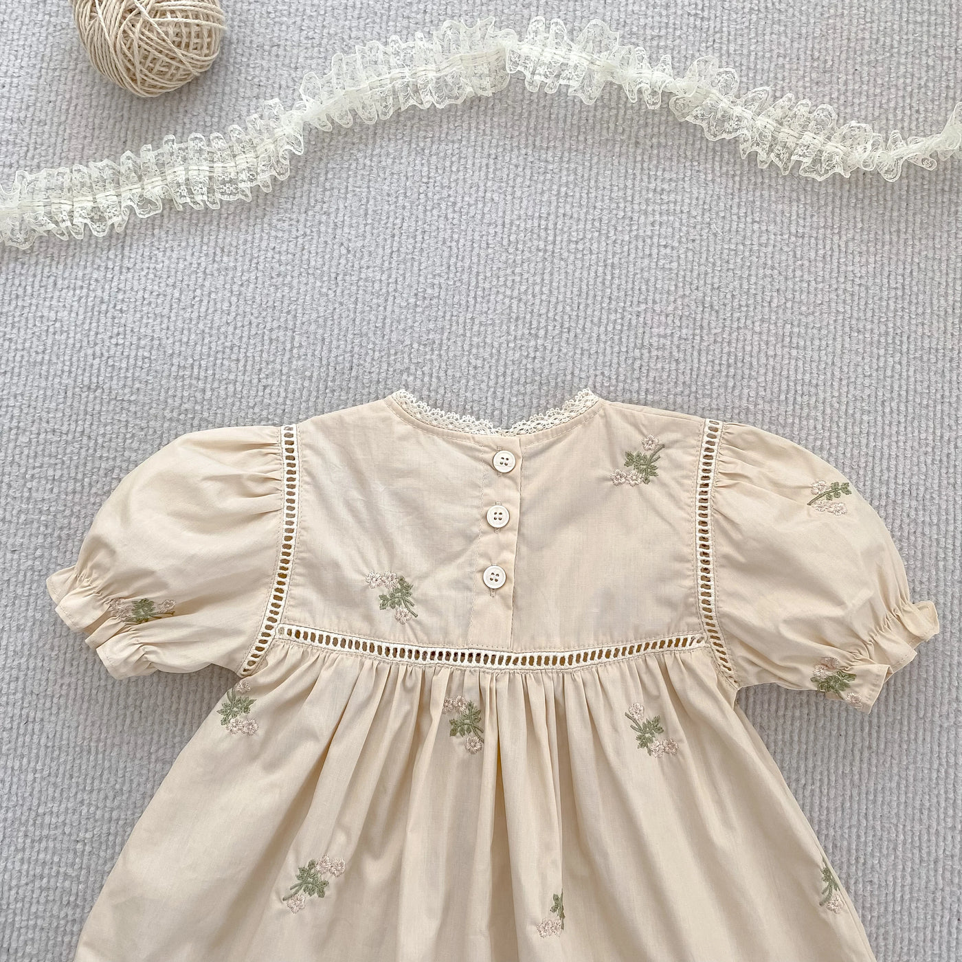 1-6Yrs Summer Girls Dress Embroider Lace Collar Kids Girls Dress Pure Cotton Thin Short Sleeved Children Girls Princess Dress ﻿