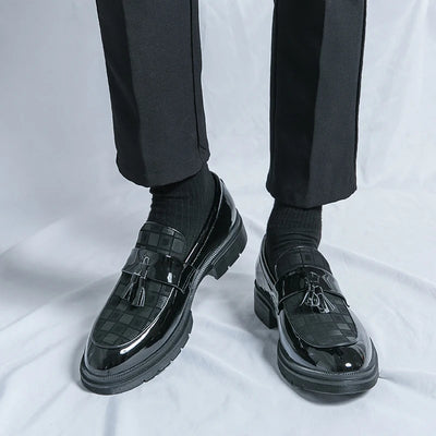 Fashion Brand Spring Tassel Patent Leather Glossy Men's Leather Shoes Business Dress Shoes New Comfortable Groom Wedding Shoes