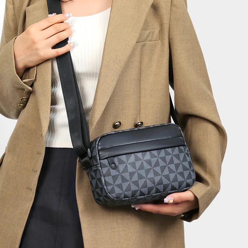 New trendy and versatile small-sized indie-style backpack with zipper, single-shoulder bag, best-selling women's bag.