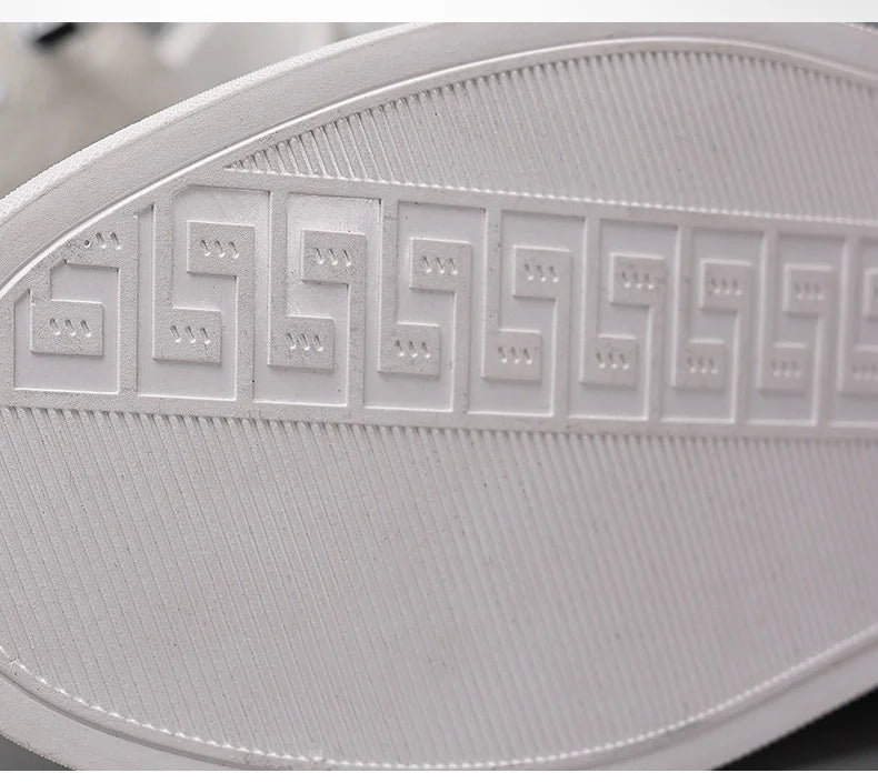 Spring New Shoes for Men Genuine Leather Casual Shoes Leisure Flats Skateboard Shoes Cow Leather Youth Lace-up Sneakers