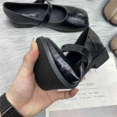 Women Flat Women's Square Toe Retro Single Shoes One Word Buckle Shallow Mouth Mary Jane Shoes Split Toe Shoes Sandals