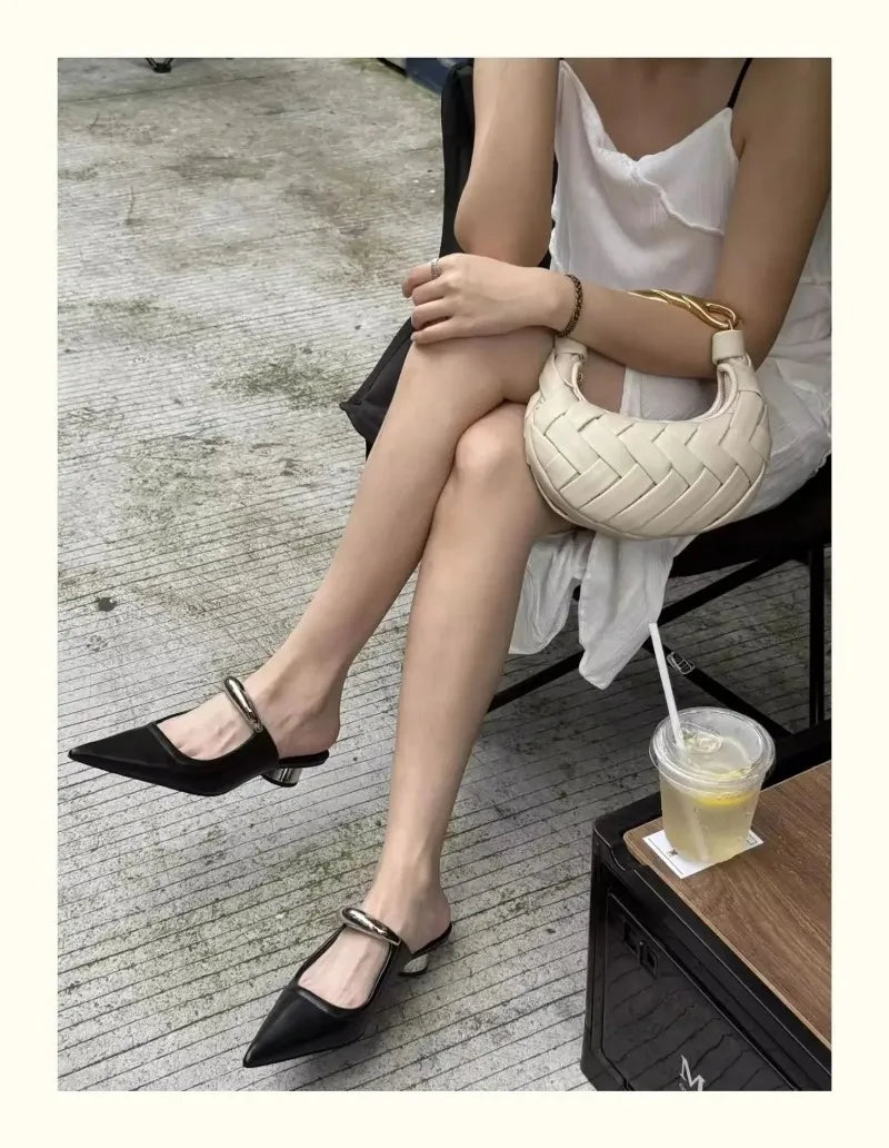Chunky Pointed Toe Slippers Women Metal Buckle Retro Slides Female Comfy Fashion Low Heel Sandals Designer Mules Pumps Women