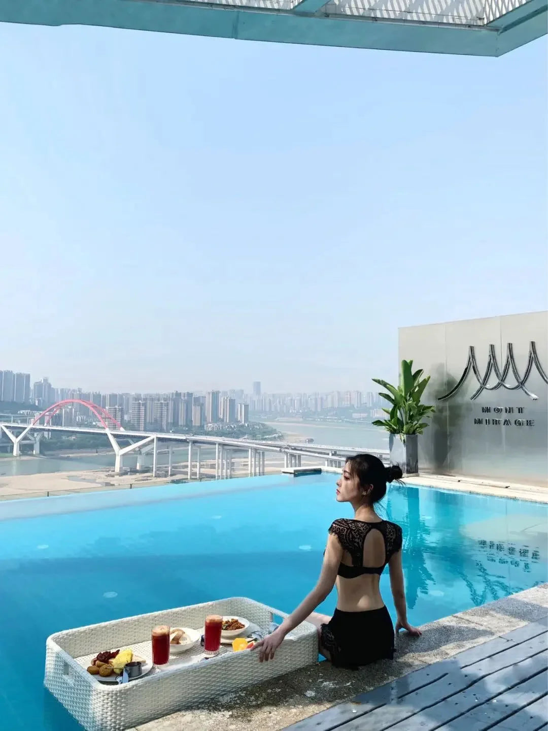 Net red floating tray round rattan woven heart-shaped basket Homestay Hotel Villa swimming pool dinner plate