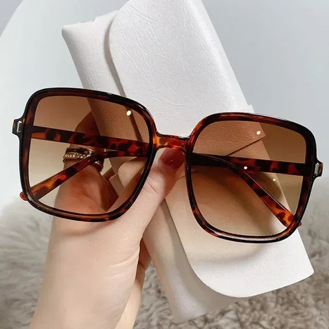 2023 New Rice Nail Square Sunglasses Fashion Sunglasses Women's UV Protection Retro Eyeglasses Large UV400 Goggles Women Brand