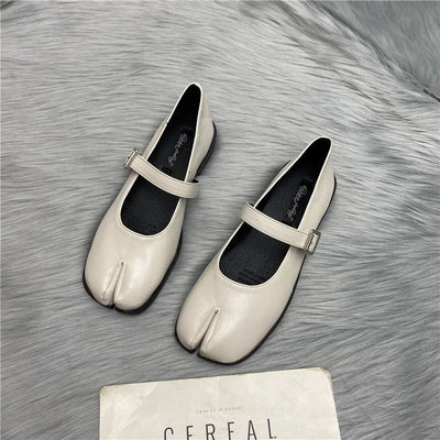Women Flat Women's Square Toe Retro Single Shoes One Word Buckle Shallow Mouth Mary Jane Shoes Split Toe Shoes Sandals