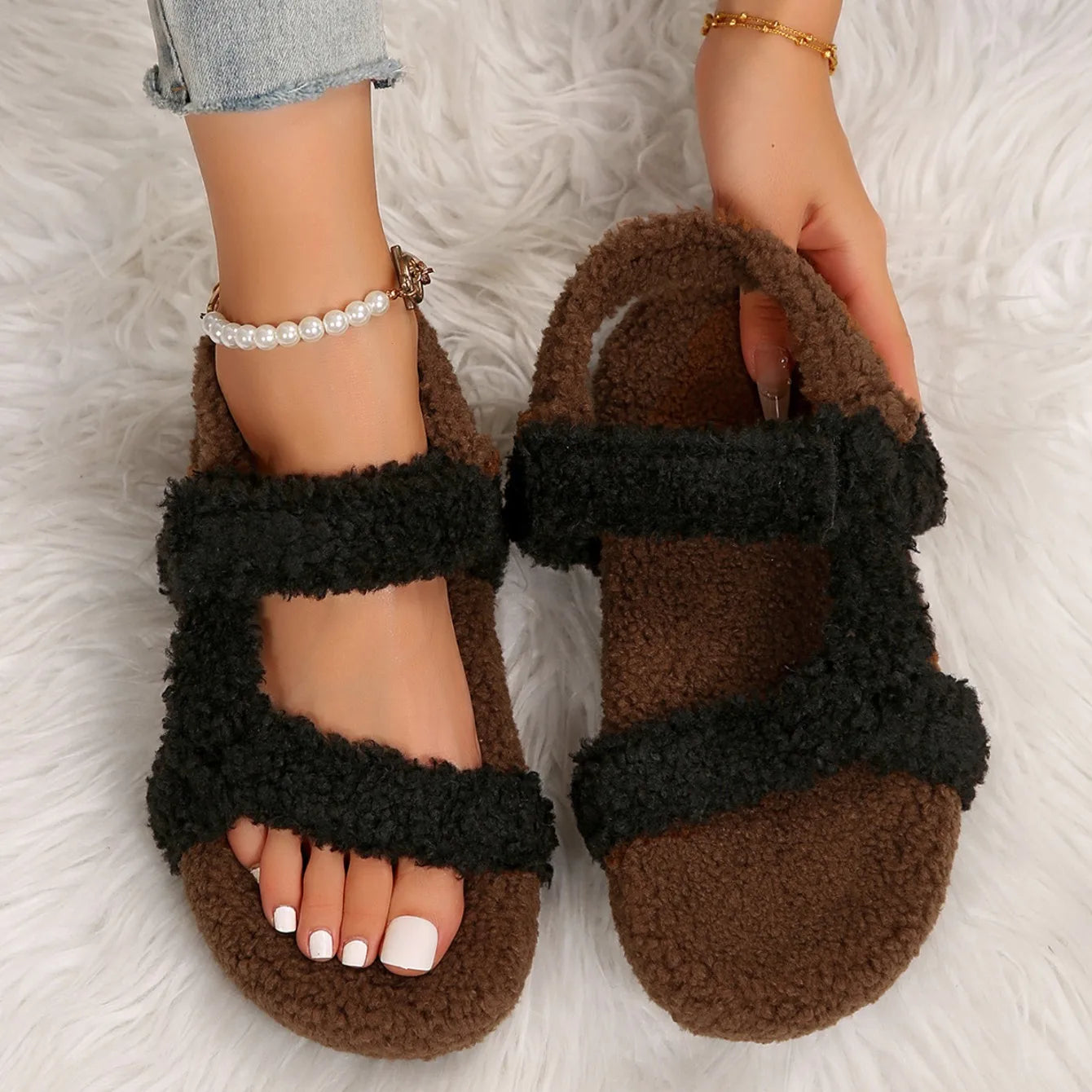 Lightweight Comfortable Sandals Woman Winter Warm Plush Sandals Ladies Brand Design Thick Sole Teddy Fur Outdoor Slipper Shoes
