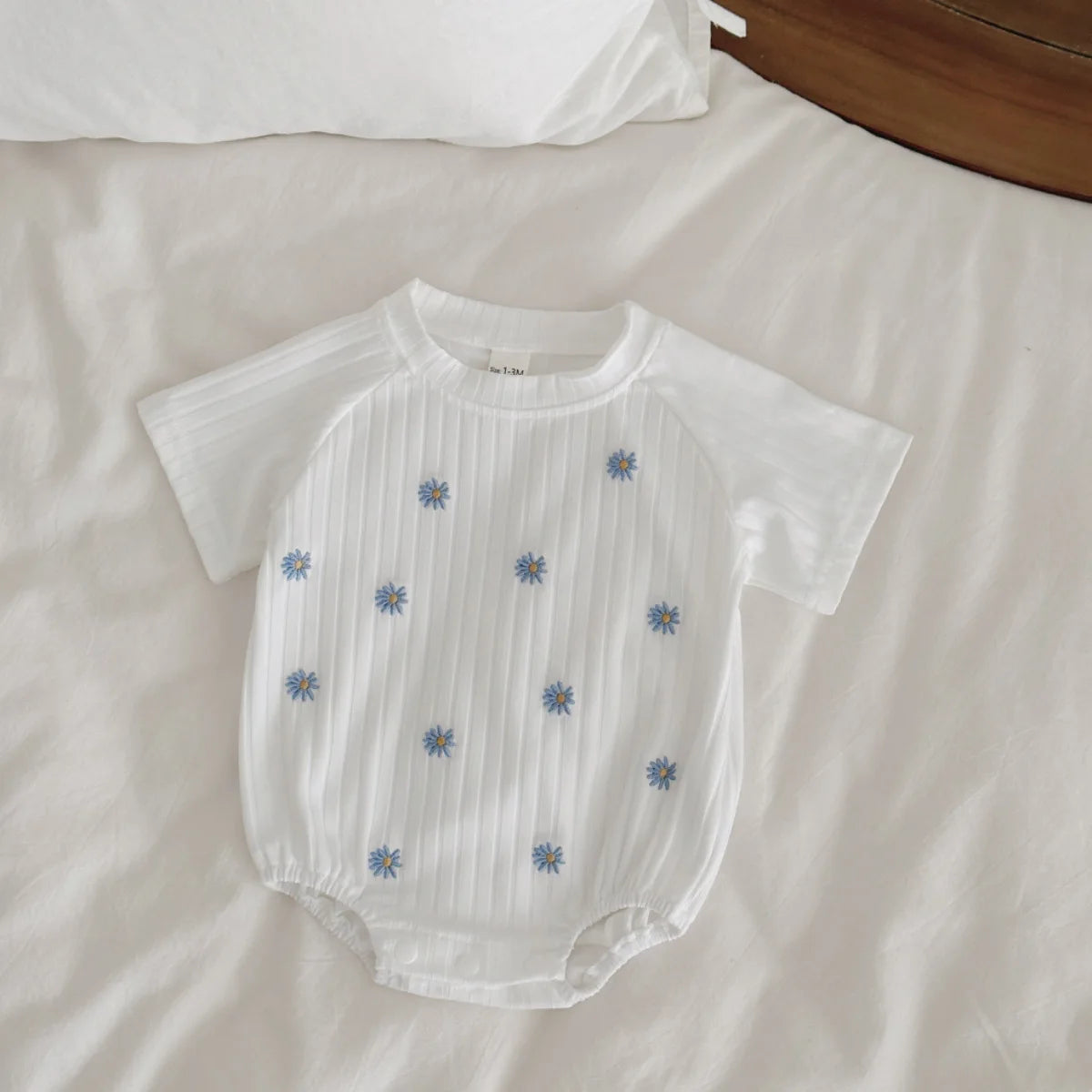 Summer New Newborn Baby Girl Clothes Summer Romper Short-Sleeved Home Clothing Jumpsuit Flower Embroidery Toddler Bodysuit