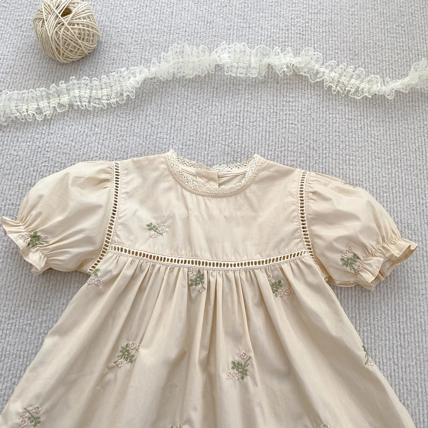 1-6Yrs Summer Girls Dress Embroider Lace Collar Kids Girls Dress Pure Cotton Thin Short Sleeved Children Girls Princess Dress ﻿