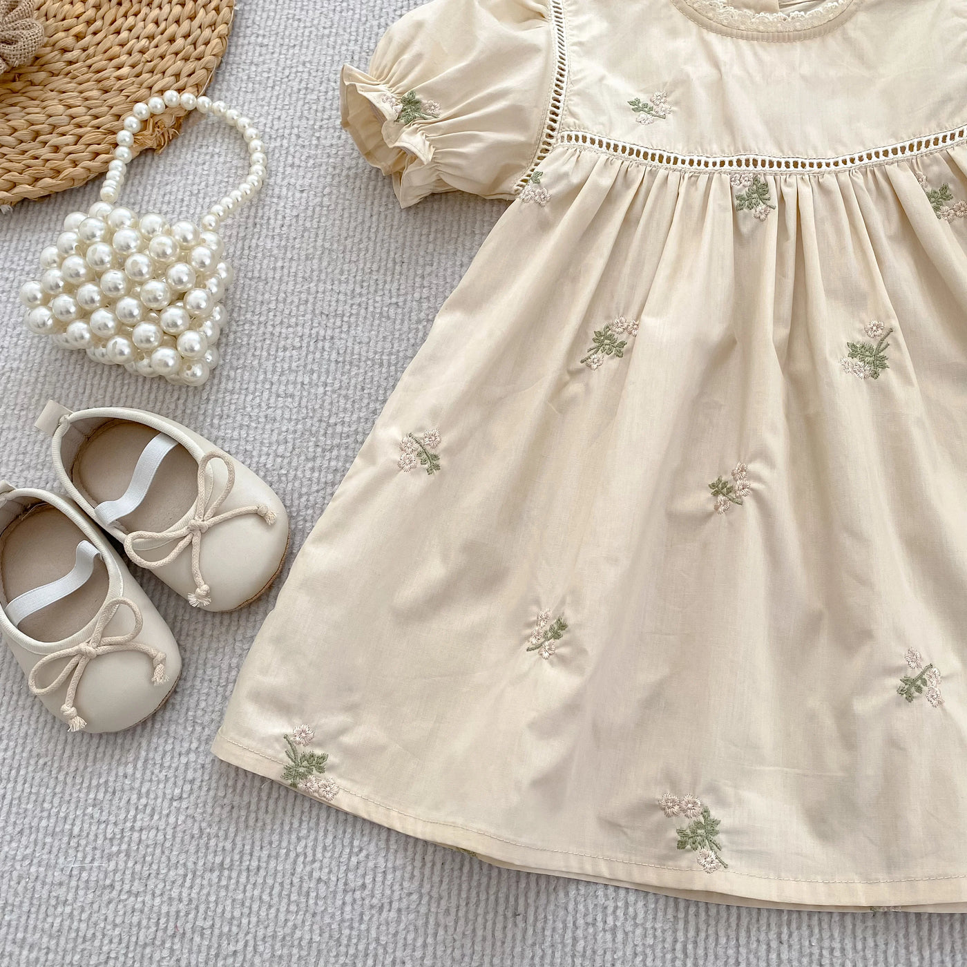 1-6Yrs Summer Girls Dress Embroider Lace Collar Kids Girls Dress Pure Cotton Thin Short Sleeved Children Girls Princess Dress ﻿