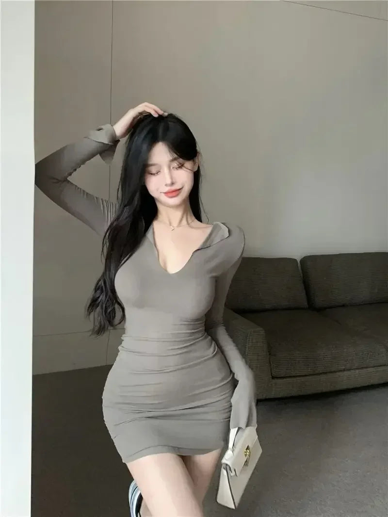 Autumn Spicy Girl Purple Long sleeved Dress Women's Pure Desire Style Underlay V-neck Temperament Waist Tight Wrapped Hip Skirt