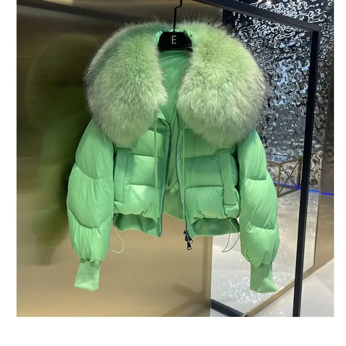 Fashionable Women's Winter Down Jacket Cropped Fox Fur Collar High End 90% White Duck Feather Coat Thick Long Sleeves
