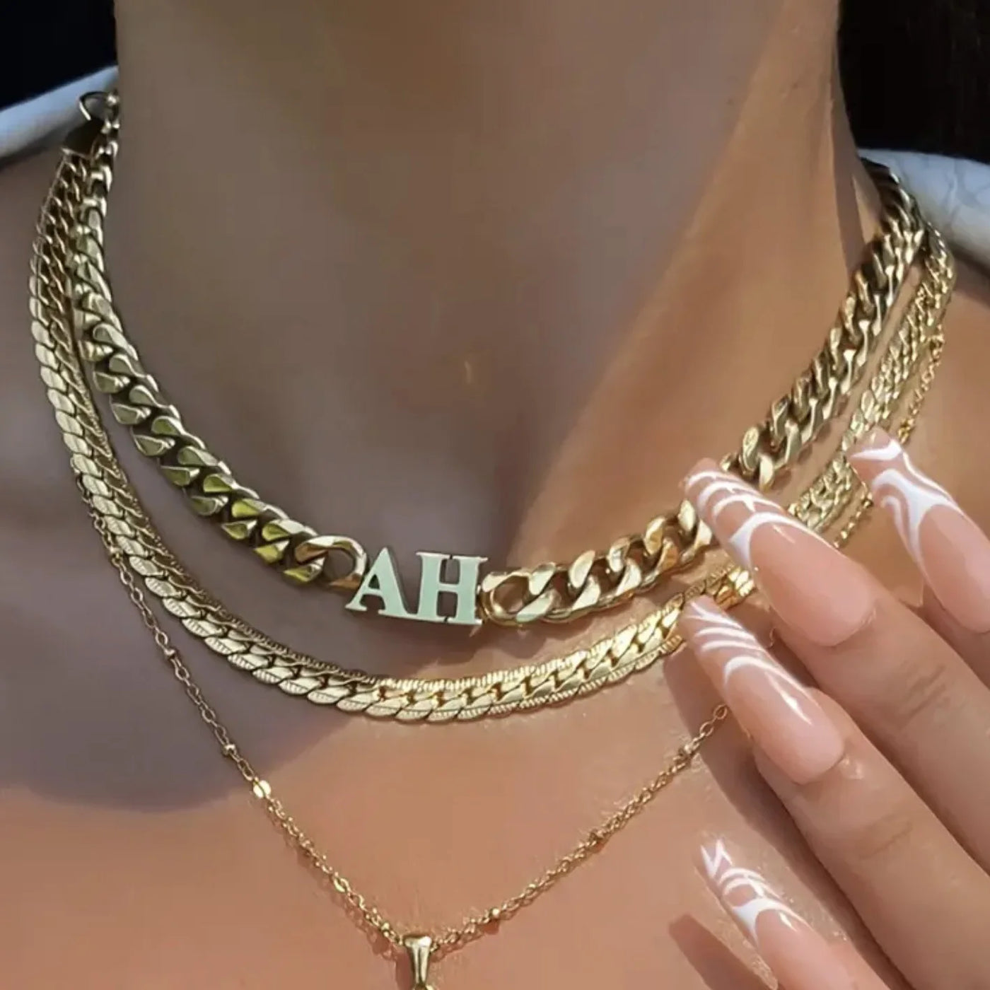Y2K Gold Letter Necklace Minimalist Dainty Chain Jewelry for Women Trendy Everyday Wear Birthday Gift for Her Clavicle Accessory