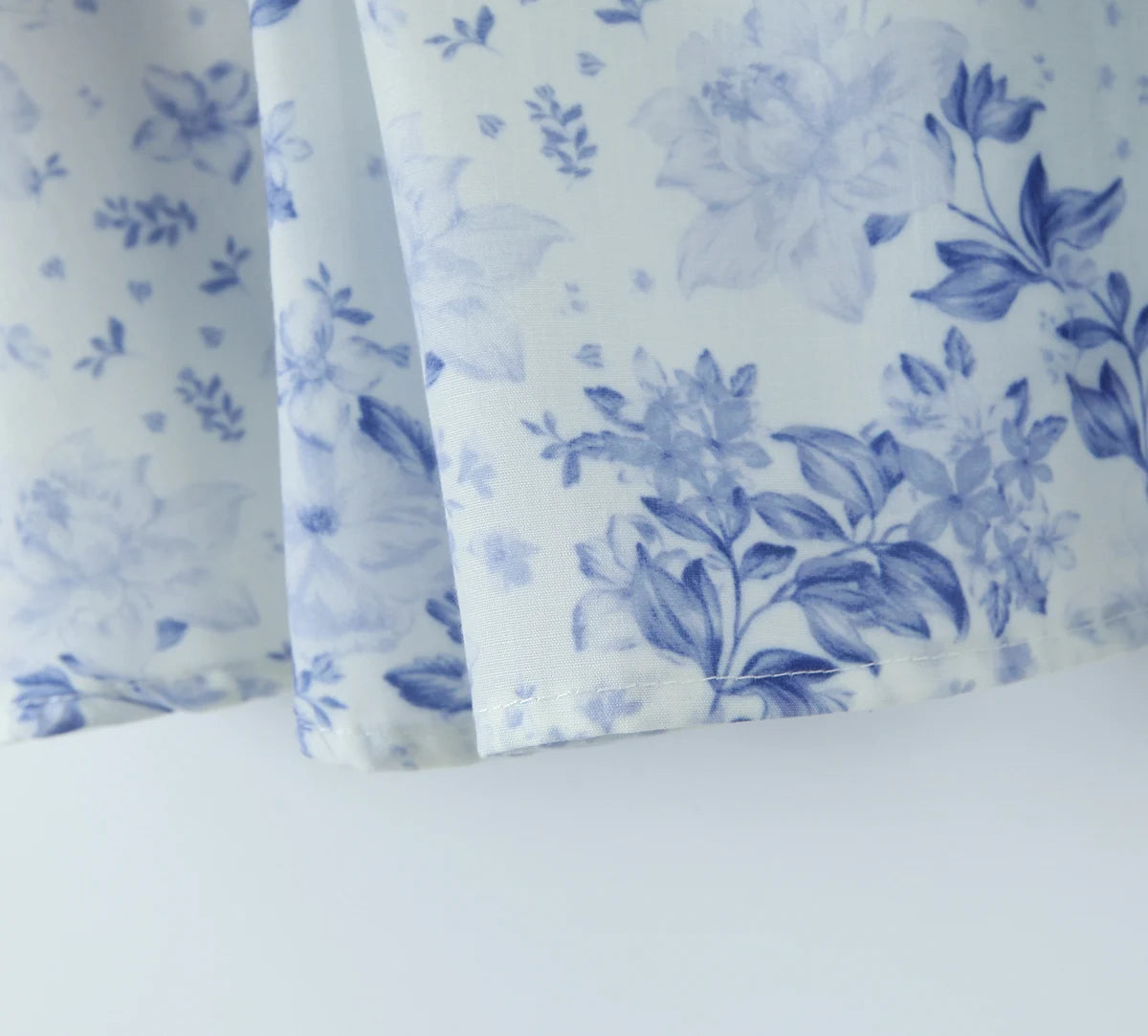 2023 Sexy Ruched Chest Blue White Flower Print Corset Style Sling Dress Cross Lacing up Bandage Back Hem Slit A-Lined Midi Robe