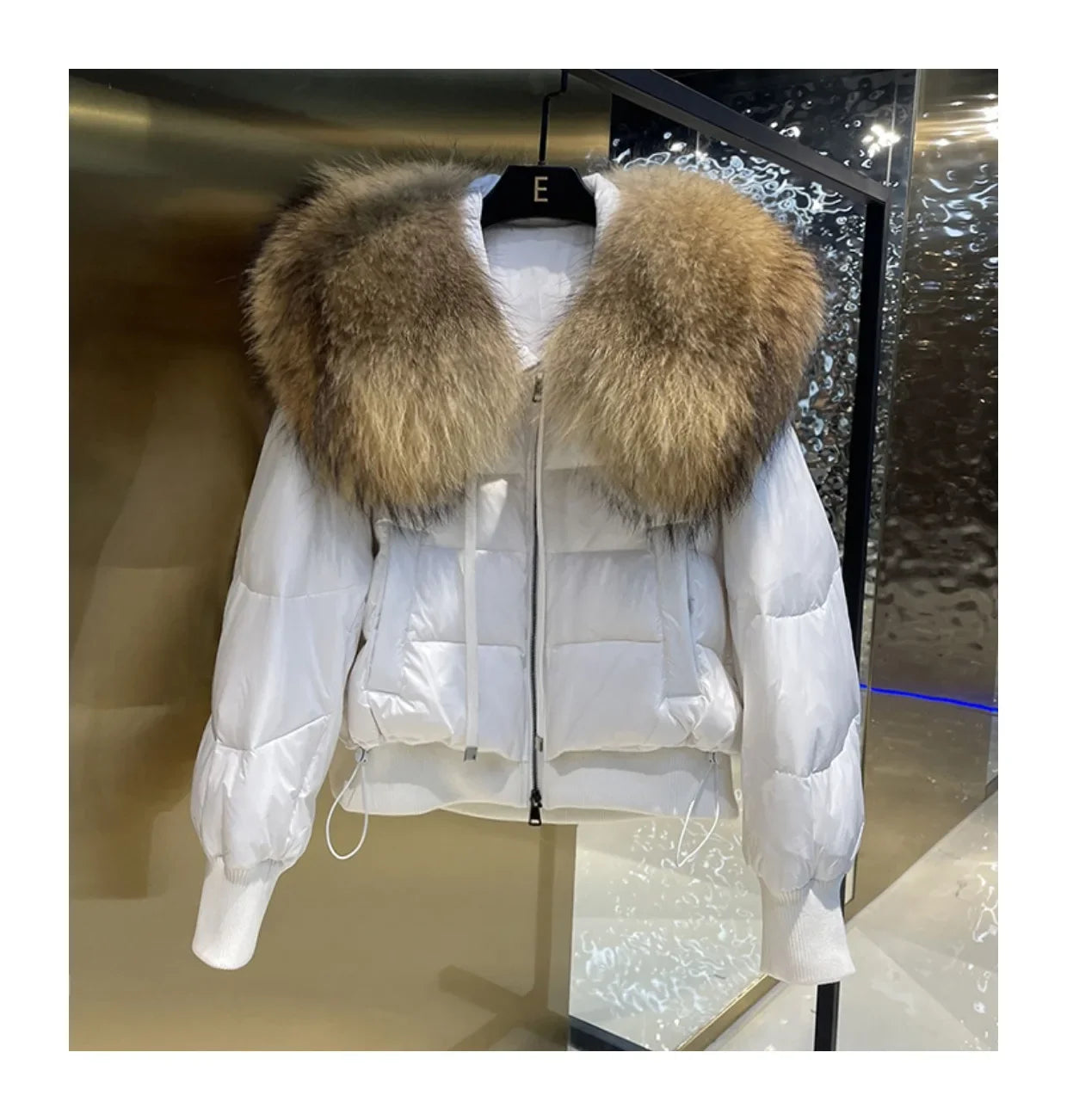 Fashionable Women's Winter Down Jacket Cropped Fox Fur Collar High End 90% White Duck Feather Coat Thick Long Sleeves
