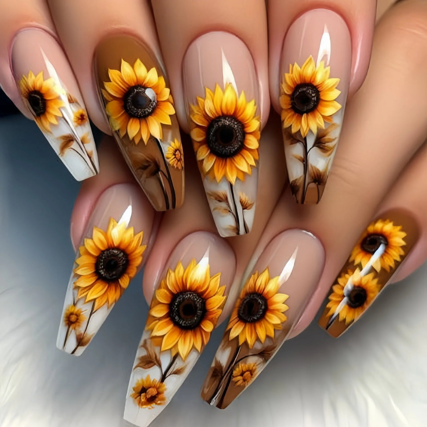 24pcs Square Stick-on Nails Set Goldfish Nail Tips Cheap Nail Seal Summer Beautiful false Nails Wholesale Holiday Press on Nails
