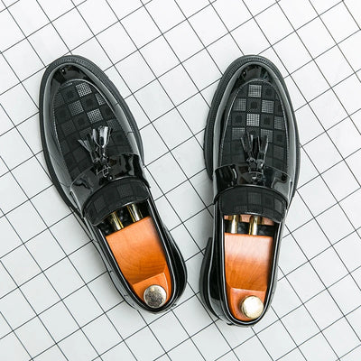 Fashion Brand Spring Tassel Patent Leather Glossy Men's Leather Shoes Business Dress Shoes New Comfortable Groom Wedding Shoes