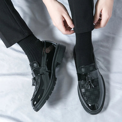 Fashion Brand Spring Tassel Patent Leather Glossy Men's Leather Shoes Business Dress Shoes New Comfortable Groom Wedding Shoes