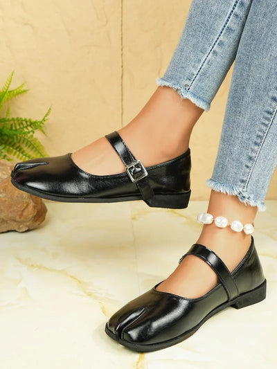 Women Flat Women's Square Toe Retro Single Shoes One Word Buckle Shallow Mouth Mary Jane Shoes Split Toe Shoes Sandals